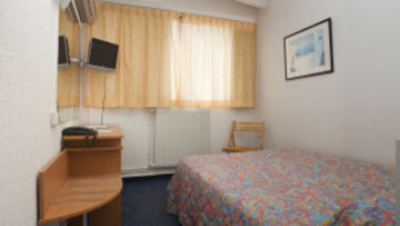 Ours Blanc - Centre Hotel 3*