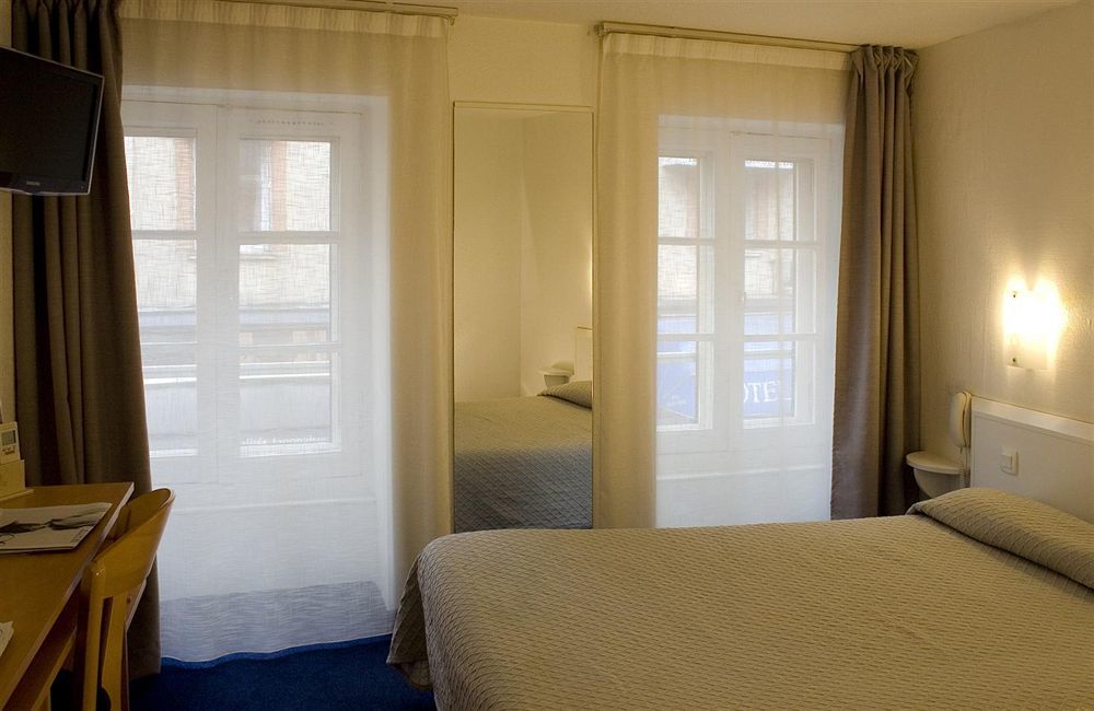 Ours Blanc - Centre 3*